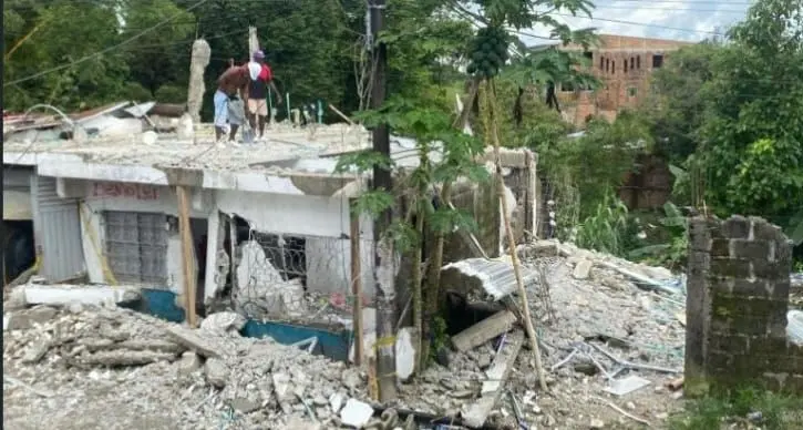 Ya terminamos de demoler el segundo piso